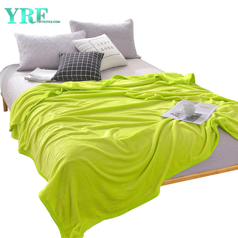 Durable Mink Blanket 100% Polyester Plain Color Comfortable For Single Bed